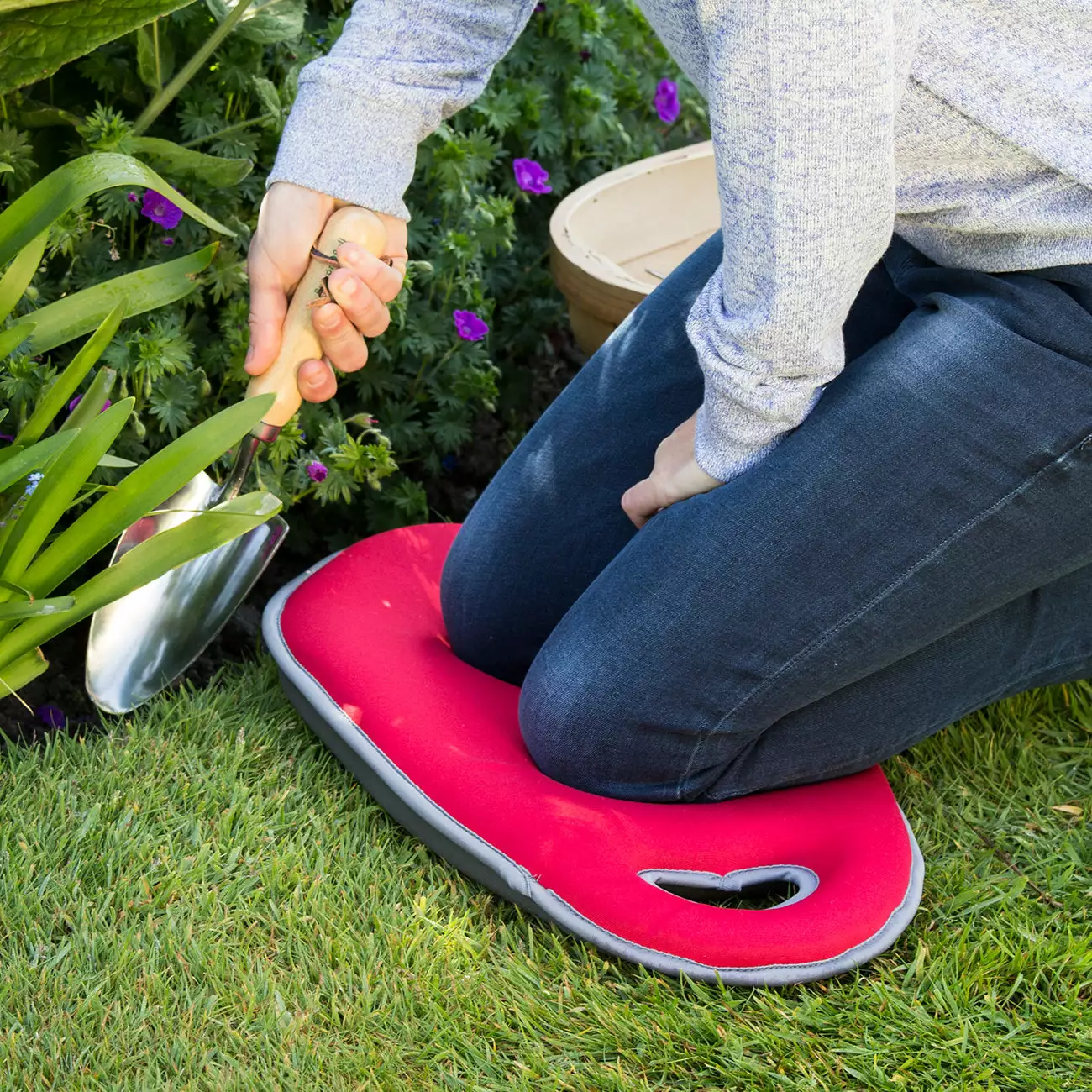 Burgon & Ball Poppy Kneelo® Garden Kneeler - Image 5